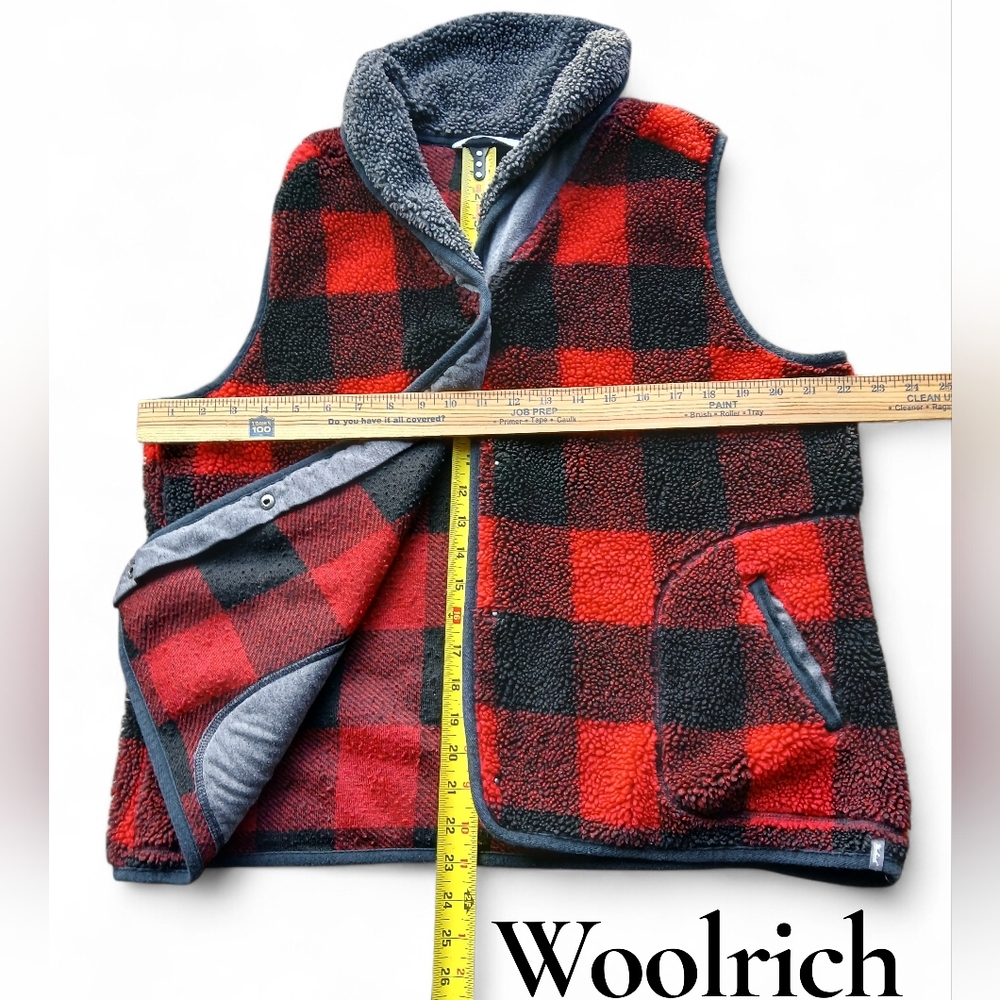 Woolrich Red and Black Women's Size XL Checkered Fleece Vest